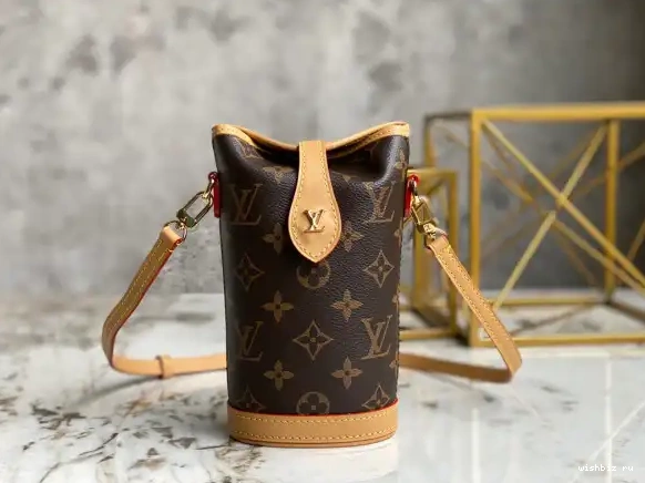 WIS LOUIS ME POUCH FOLD VUITTON 0424